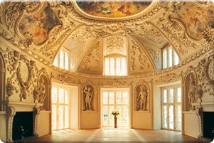 Salone ovale nel palazzo d'estate di Hacklberg, Passavia, con stucchi di Giovanni Pietro Camuzzi, 1692